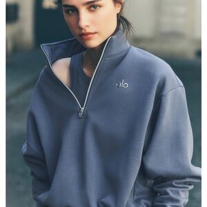 ALO accolade 1/4 zip sweatshirt bluestone